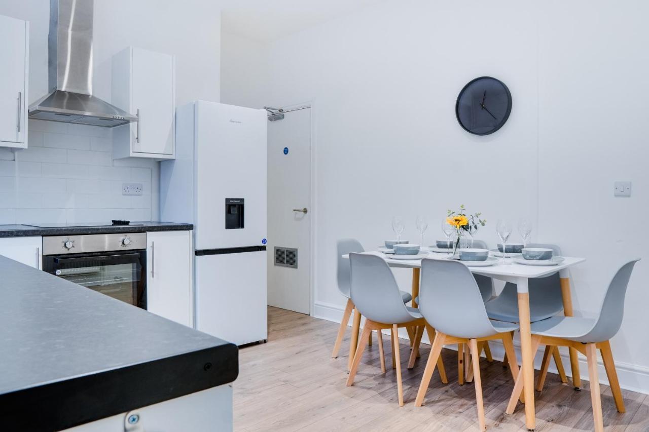 Spacious 4 Bedroom House Near Leeds Cc Beeston Hill Kültér fotó